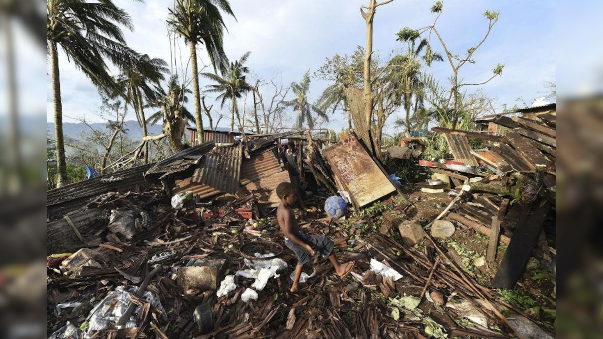 Vanuatu hit by another earthquake as hundreds of Australians return